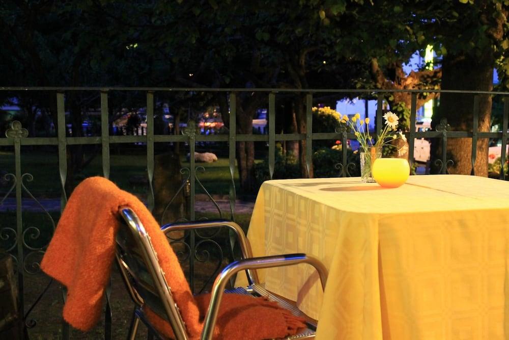 Hotel Saurat Еспот Екстер'єр фото