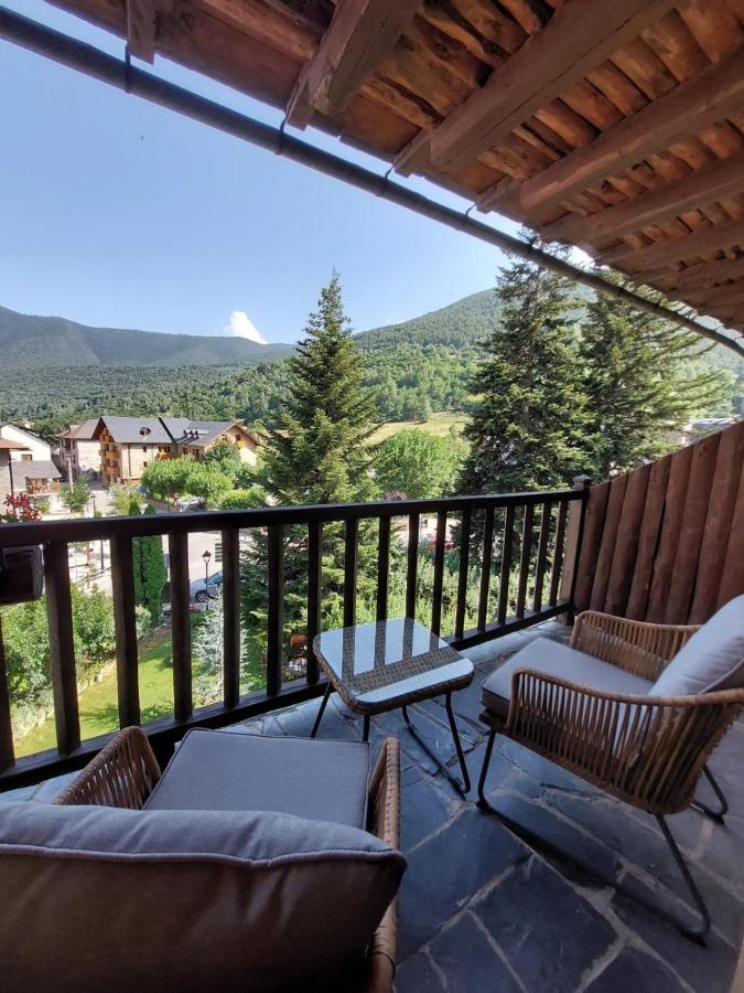 Hotel Saurat Еспот Екстер'єр фото