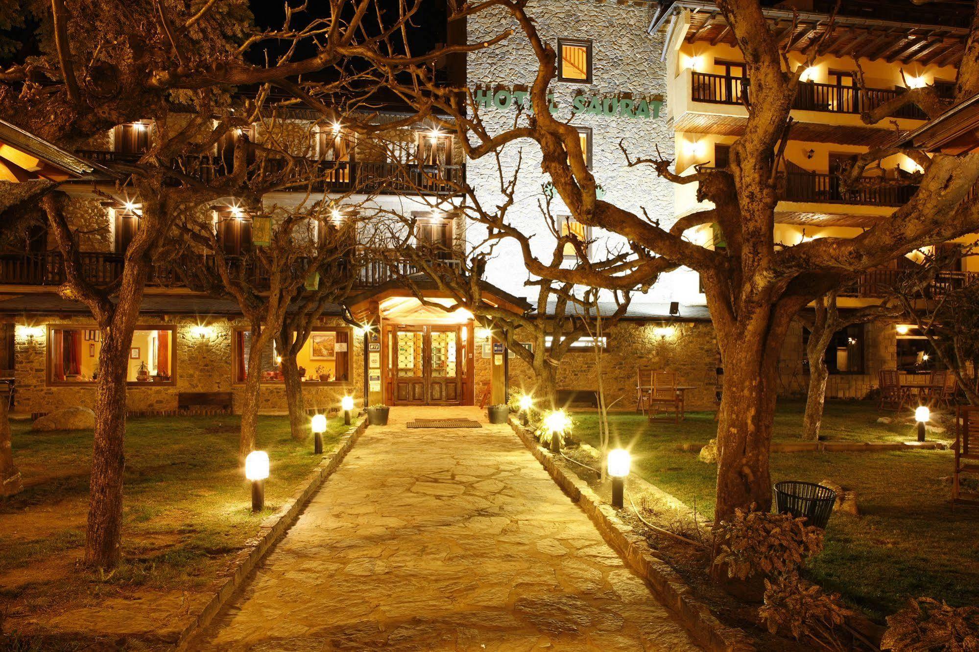 Hotel Saurat Еспот Екстер'єр фото